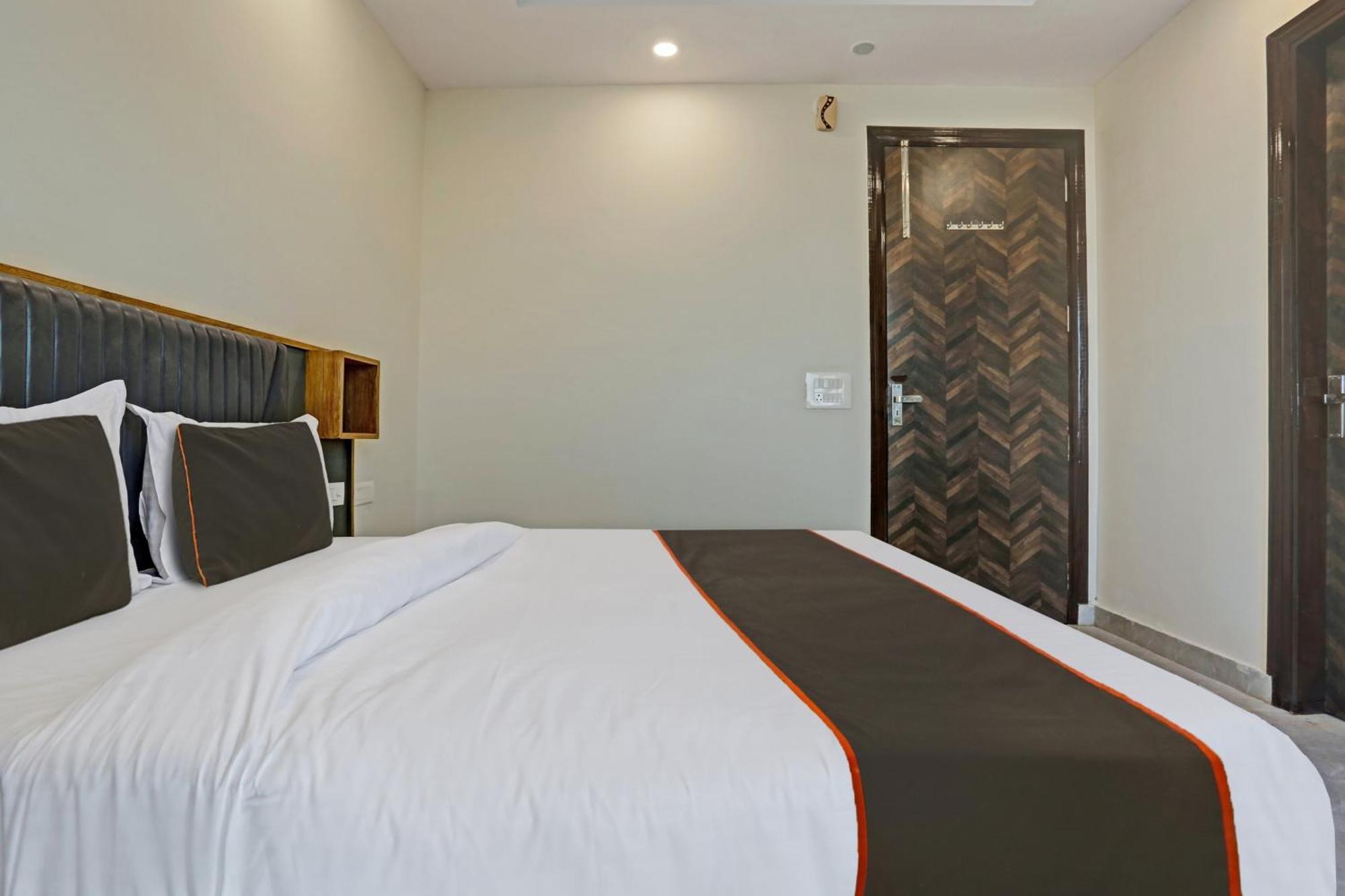 Townhouse Vip Grand Hotel Delhi  Ngoại thất bức ảnh