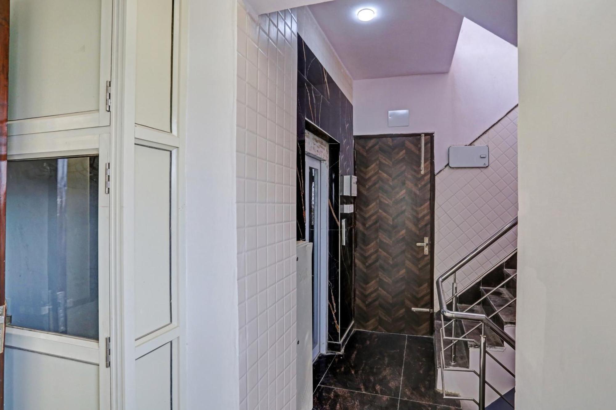 Townhouse Vip Grand Hotel Delhi  Ngoại thất bức ảnh